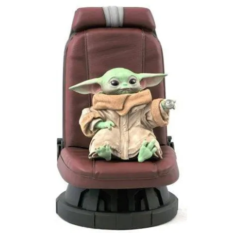 Gentle Giant Star Wars The Mandalorian Child in Chair 1:2 Scale Statue
