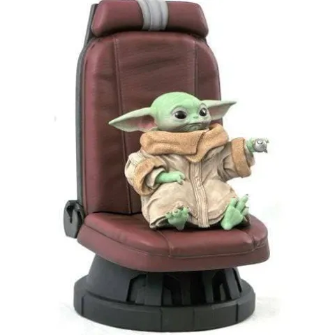 Gentle Giant Star Wars The Mandalorian Child in Chair 1:2 Scale Statue