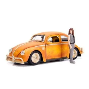 Jada Toys Transformers Bumblebee Movie 1:24 Scale Volkswagen Beetle Die-Cast Metal Vehicle with 3 3/4-Inch Charlie Figure